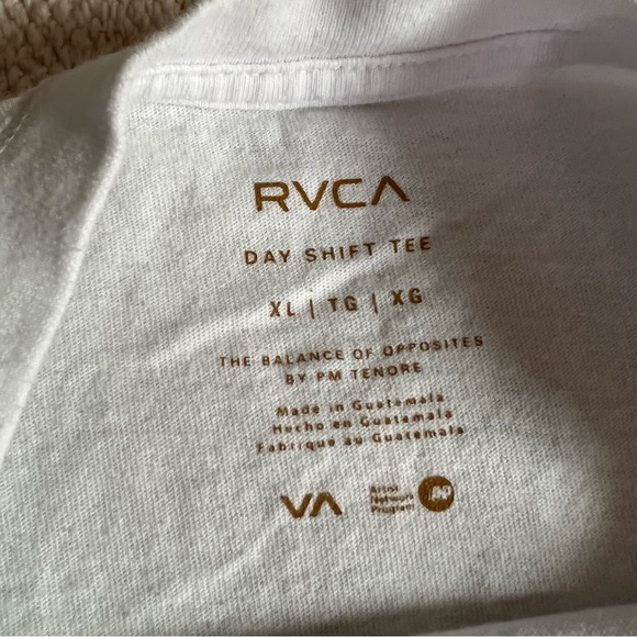 XL RVCA Tee - Picture 3 of 4